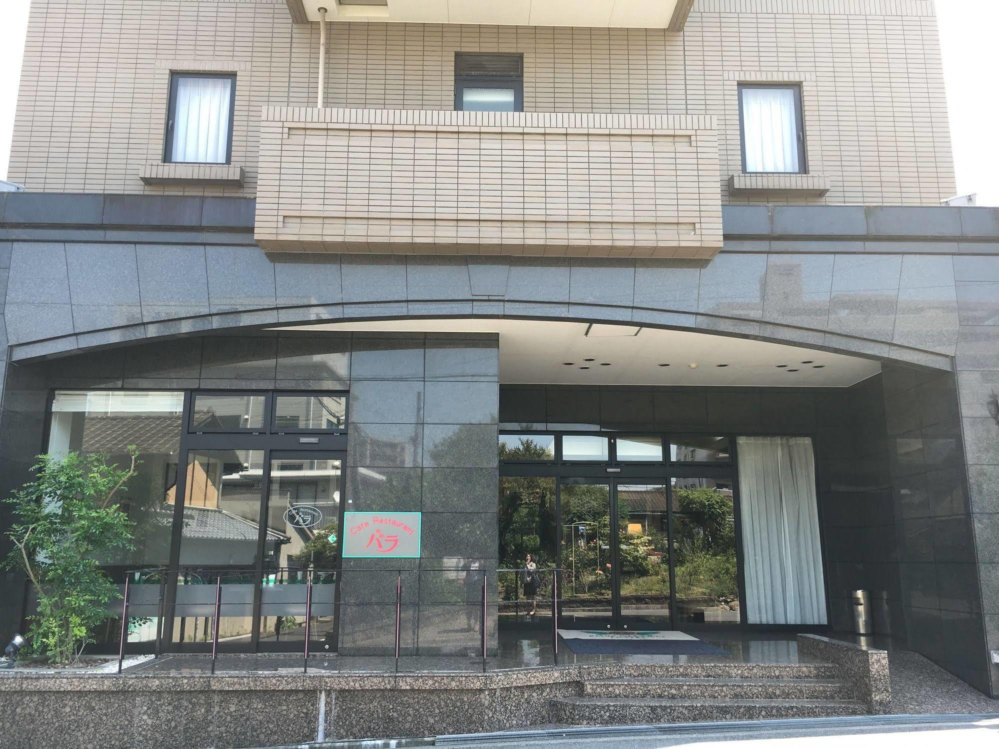 Fukuyama Rose Garden Hotel Экстерьер фото