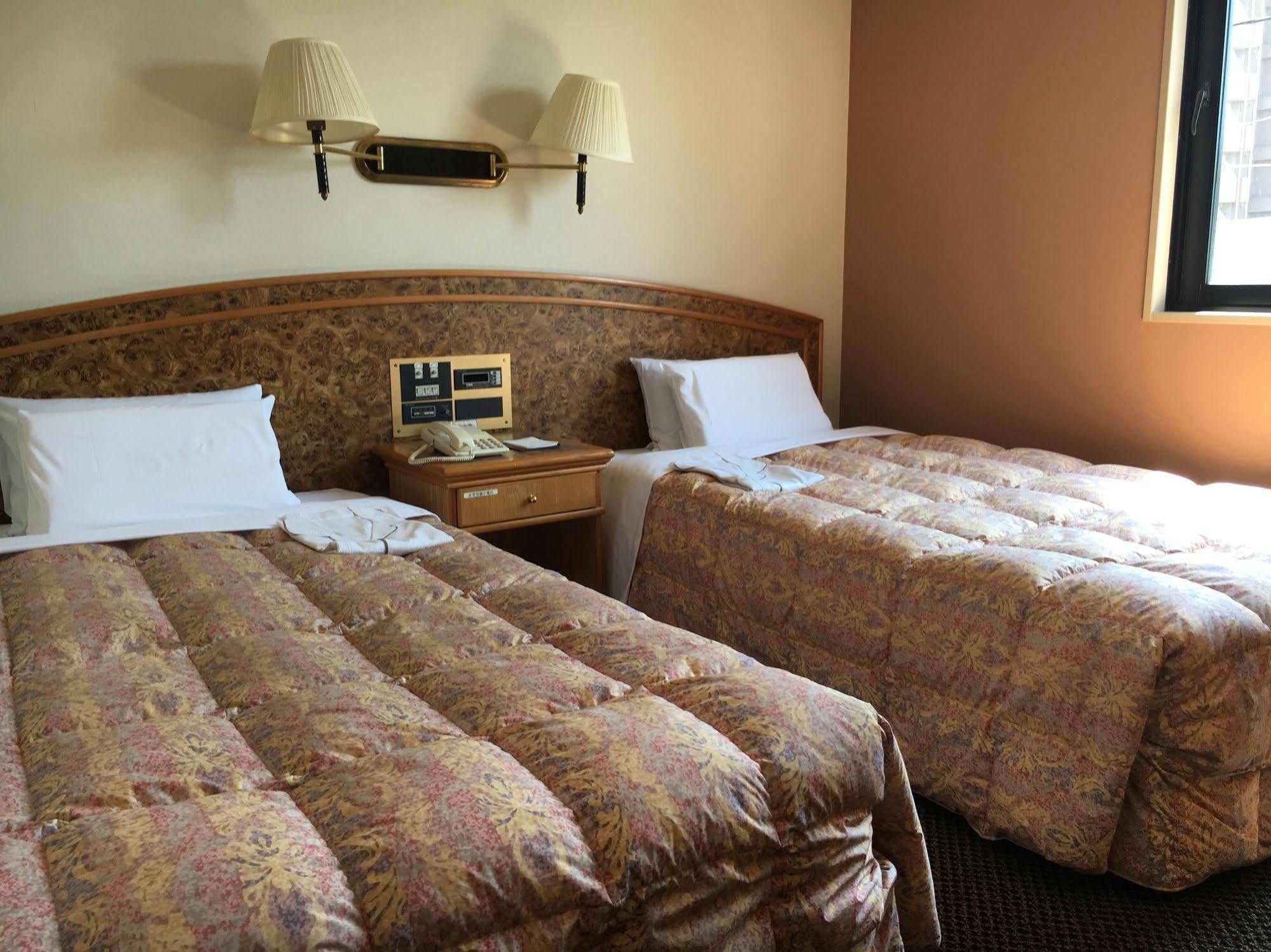 Fukuyama Rose Garden Hotel Экстерьер фото